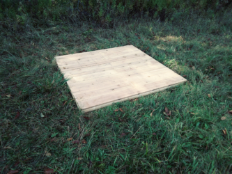 Deer blind floor