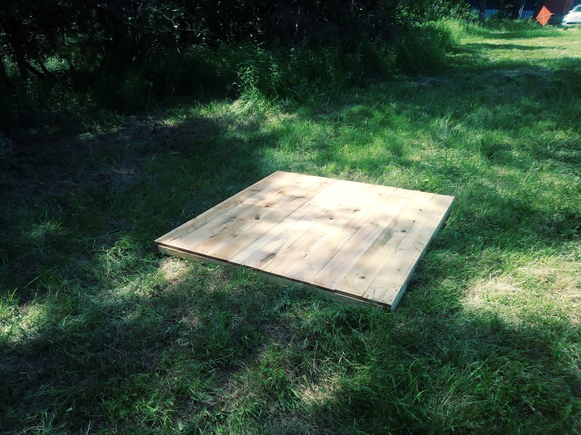 Deer blind floor